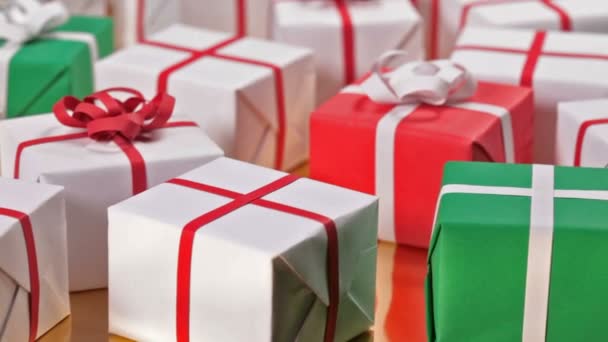 Színes Karácsonyi Ajándék Dobozok Karácsonyi Háttér Részlete — Stock videók