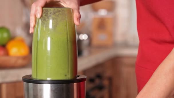 Close Female Make Fresh Healthy Vegetables Juice Kitchen Background — Stock Video