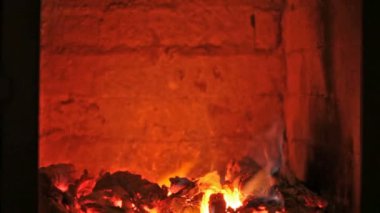 İn görüntülemek geleneksel duvar ısıtıcı firebox içinde