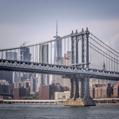 Manhattan Köprüsü ve özgürlük Kulesi