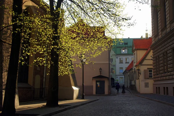 Aften Solstråle Den Gamle Gade Riga Letland - Stock-foto