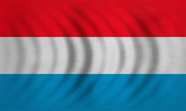 Bandeira do Luxemburgo ondulada, textura de tecido detalhada — Fotografia de Stock