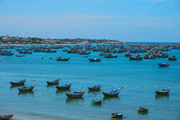 Pueblo pesquero vietnamita, Mui Ne, Vietnam, Asia — Foto de Stock