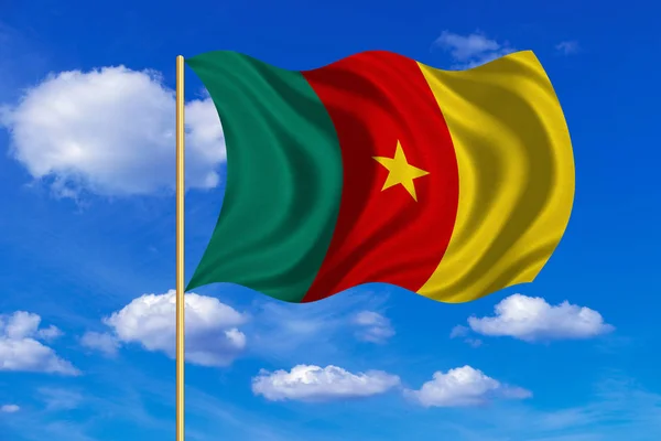 Kamerun integet a kék ég háttér zászlaja — Stock Fotó