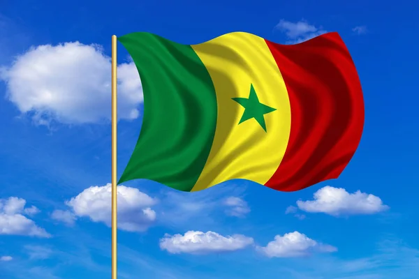 Flagga Senegal viftande på blå himmel bakgrund — Stockfoto