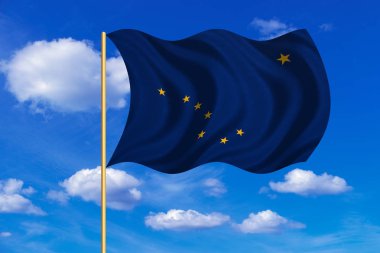 Alaska mavi gökyüzü arka plan üzerinde sallayarak bayrak