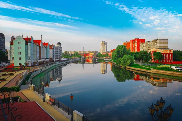 Vista de la ciudad de Kaliningrado, Río Pregolya, Rusia —  Fotos de Stock