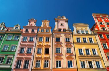 Renkli evler Pazar Meydanı, Wroclaw, Polonya