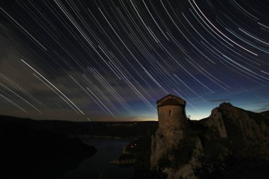 Yıldızlı gökyüzü altında Roma hermitage
