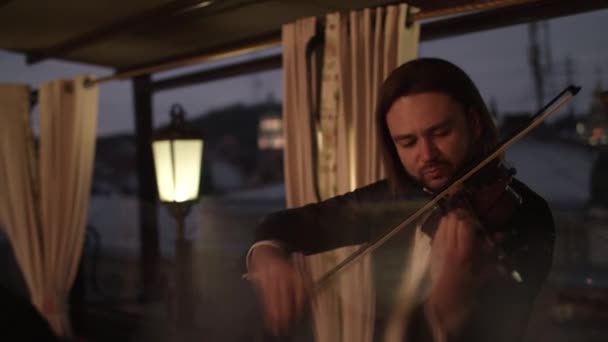 Violinist Plays Beautifully 4K — Stock Video