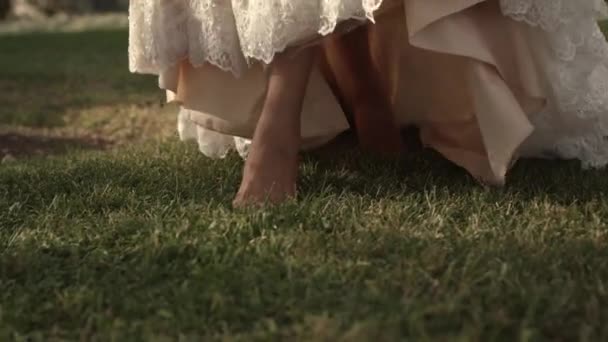 Mariée marchant à Monte Carlo 4K 