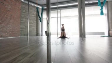 Genç kız eğitim Pole Dance 4k