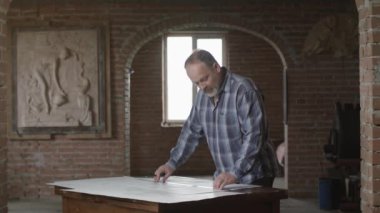 Mimar planları 4 k ana sayfa büroda yapar.