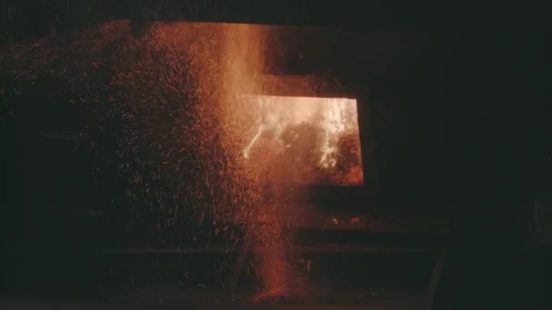 Fabrika kazan ev Clowsup yanık — Stok video