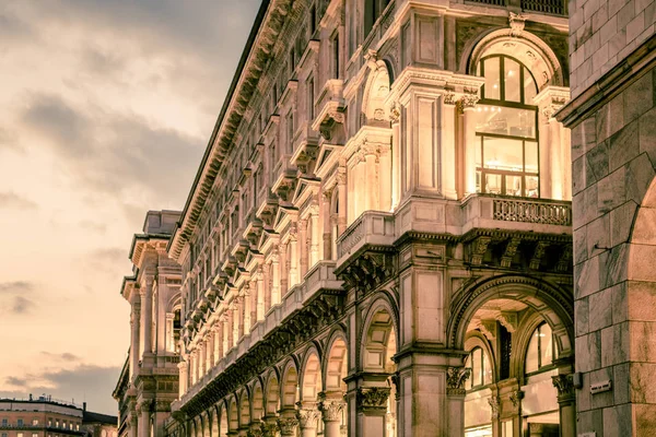 Vista da cidade de Milão Piazza Duomo — Fotografia de Stock