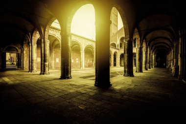 Milano şehir ruhu Italya-Saint Ambrogio bazilikasının