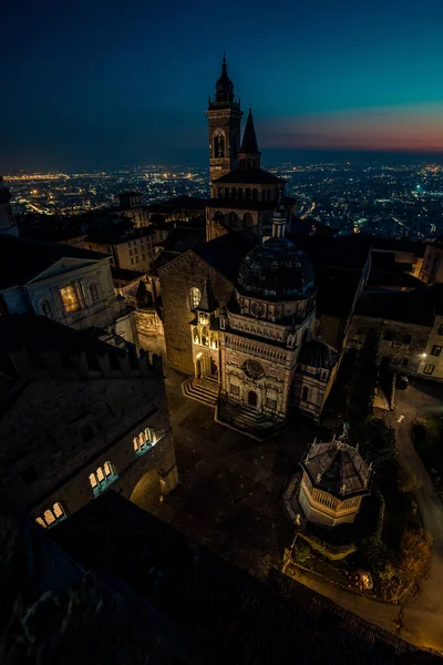 Bergamo Alta gamla staden vid solnedgången — Stockfoto