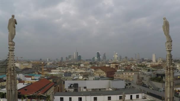 Blick Auf Die Mailänder Skyline Von Der Dom Dachterrasse — Stockvideo