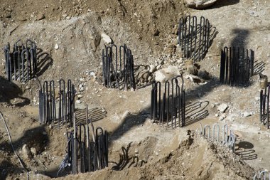 Milan, İtalya - Eylül 19,2017: inşaat alanında yeni gökdelenin Unipol Merkez Porta Garibaldi District, Piazza Gae Aulenti Mca Mario Cucinella mimarlar tarafından tasarlanmış. Alt yapı sahne.