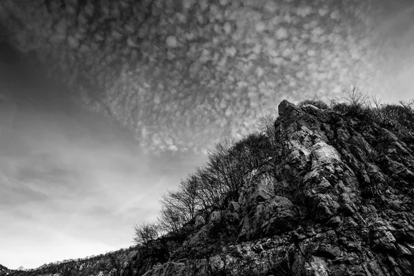 Rocas Nubes Imagen Blanco Negro —  Fotos de Stock