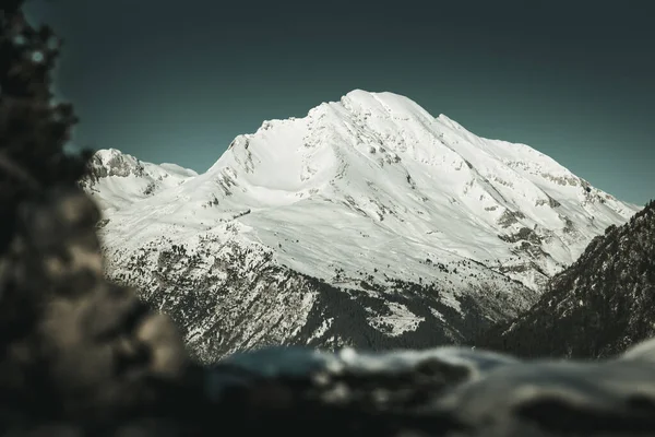 Paesaggio Montano Nevoso Lunatico Immagine Sguardo Cinematografico — Foto Stock