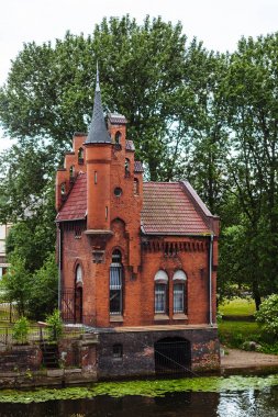 Peri masalı Kırmızı tuğlalı ev-kale, Kaliningrad, Rusya