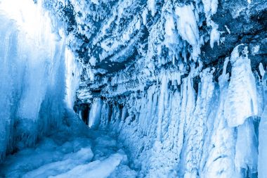 Buz Mağarası donmuş şelale Jagala, Estonya