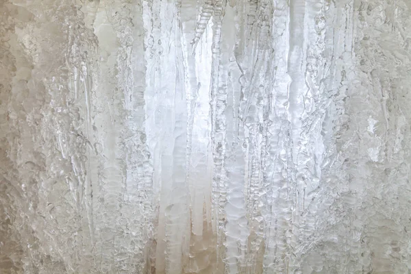 Donmuş şelale. Buz sarkıtları yapısı — Stok fotoğraf