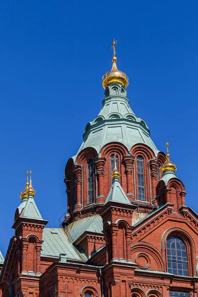 Uspenski Cathedral On Hill At Summer Sunny Day. Red Church - Tourist destination In Finnish Capital — Stock Photo, Image