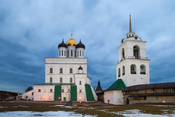 Pskov Kremlin fortress. Cathedral at the evening — Stock Photo, Image