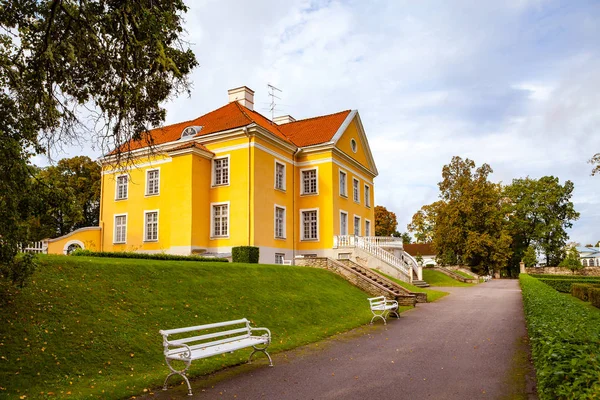Belle et riche Manoir Palmse en Estonie — Photo