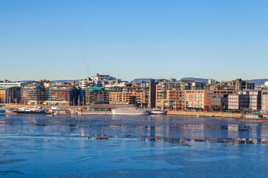 Oslo, Norveç - 27 Şubat 2016. Su açık modern binalar