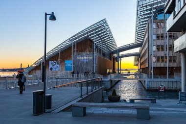 Oslo, Norveç - 27 Şubat 2016. Gün batımında Astrup Fearnley Müzesi.