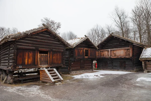 Tradycyjny norweski domy. Norweskie Muzeum historii kultury, Oslo. — Zdjęcie stockowe