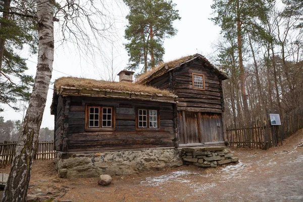 Tradycyjny norweski domy. Norweskie Muzeum historii kultury, Oslo. — Zdjęcie stockowe