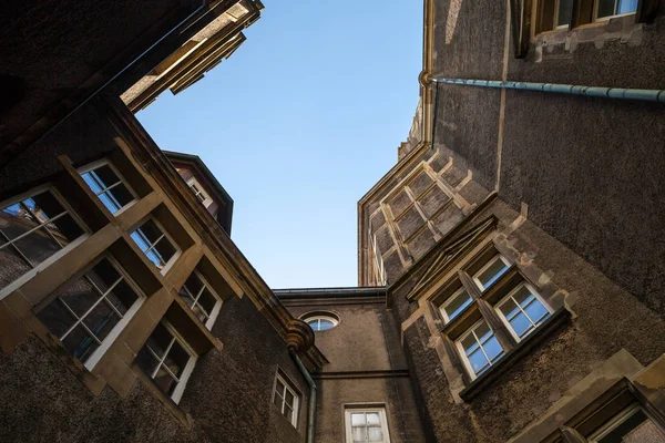 Architectural details of an old courtyard bulding in Bremen, Germany — Stock Photo, Image