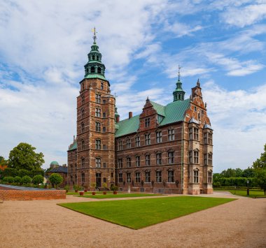 Rosenborg castle, Copenhagen. Güneşli yaz gün görünümü.