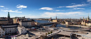 Stockholm, İsveç - Eylül, 16, 2016: Cityscape görüntü güneş ışığı ile gündüz sırasında. Eski şehrin panoramik görünümü.