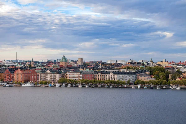 Flygfoto av centrala delen av staden med vallen och båtar. Stockholm, Sverige — Stockfoto