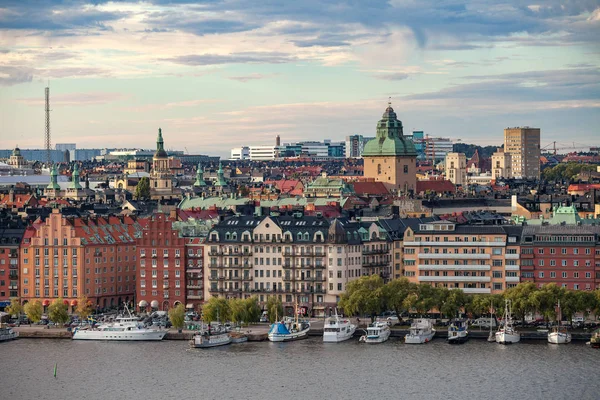 Stockholm, Sverige - 16 September 2016: Flygfoto över centrala delen av staden med vallen och båtar. — Stockfoto