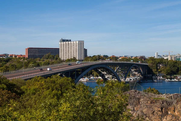 Ponte de carro moderna em Stockholm, Suecia — Fotografia de Stock