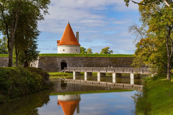 Kuressaare castle, yaz saati. Saaremaa Adası, Estonya
