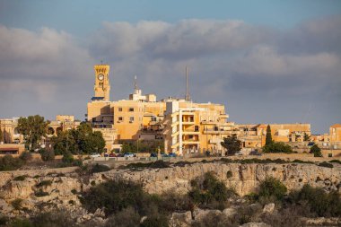 Havadan görünümü, saat kulesi eski kasabadan Mdina görülen küçük kasabada