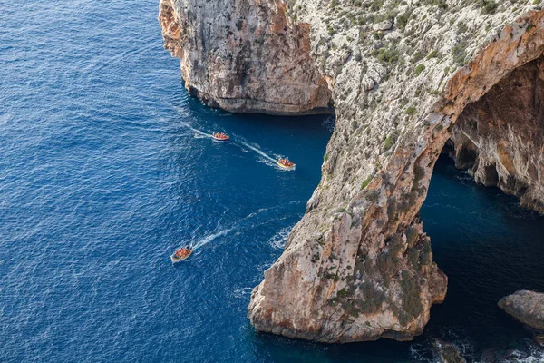 Tekne Turu Malta'da Blue grotto çevresinde