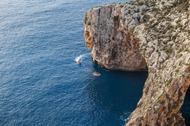 Tekne Turu Malta'da Blue grotto çevresinde