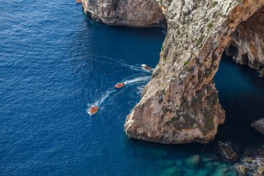 Tekne Turu Malta'da Blue grotto çevresinde