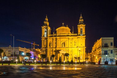 Malta - 15 Ekim 2016: Güzel Msida Parish Kilisesi geceleri