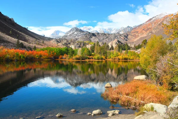 Autumn in eastern Sierra mountains — Stock Photo, Image