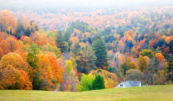 在佛蒙特州的美丽秋天风景。 — 图库照片
