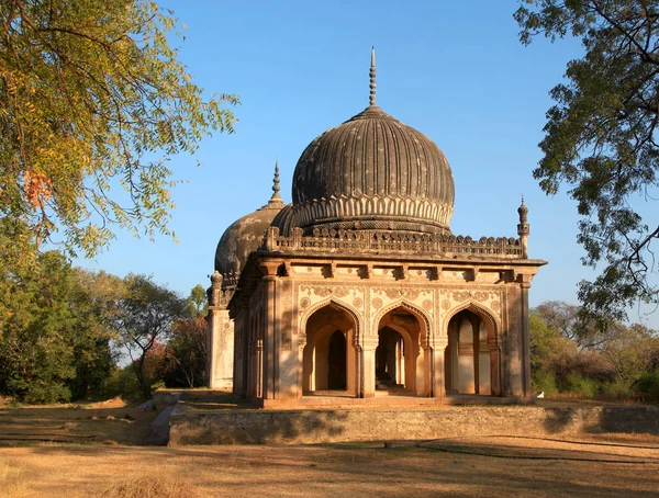 Qutbshahi gravar i Hyderabad, Indien — Stockfoto